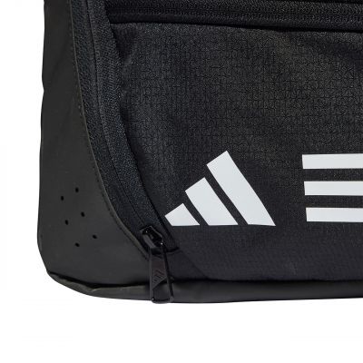 11. adidas Essentials 3-Streifen Reisetasche XS IP9861