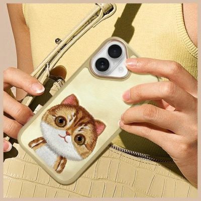10. Nimmy Big Eyed Pet 2.0 Katzenhülle für iPhone 16 - Grün