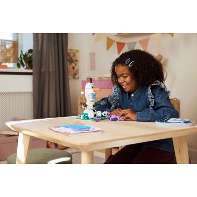 9. LEGO Disney Princess 43287 Olaf und Bruni beim Picknick