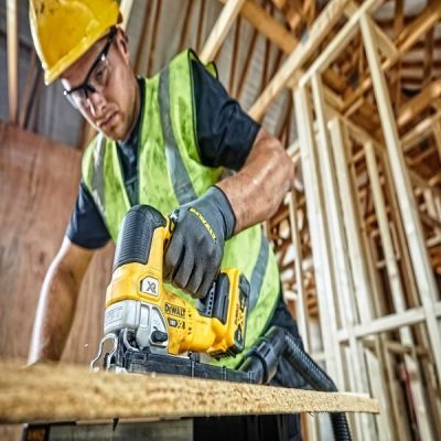 6. DeWALT DCS334P2-QW elektrische Stichsäge, 3200 Hübe/min, 2,1 kg