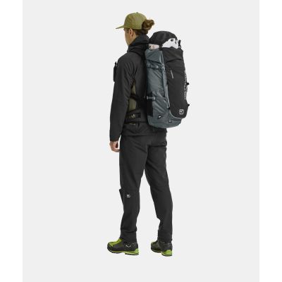 5. Ortovox Traverse 40 Trekkingrucksack – Dunkelarktisgrau