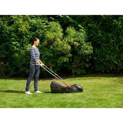 5. Black & Decker BEMW351-QS Rasenmäher, Standard-Rasenmäher, Schwarz, Orange