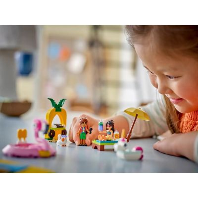 7. LEGO Friends 42658 Einhorn- und Flamingo-Poolparty