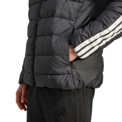 6. adidas Essentials 3-Streifen Herrenjacke Schwarz JM8416