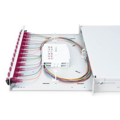 13. Digitus DN-96331-4 Rack Parts Kabelmanagement-Panel