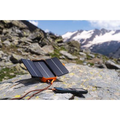 2. Xtorm XR203 Powerbank 10000 mAh Schwarz, Orange