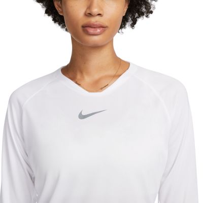 13. Nike Dri-FIT Park First Layer Damen-T-Shirt Weiß AV2610 100