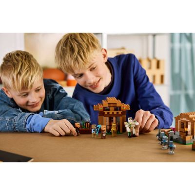 11. LEGO Minecraft 21596 – Beschwörerangriff auf das Dorf