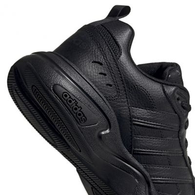 4. Adidas Strutter M EG2656 Schuhe