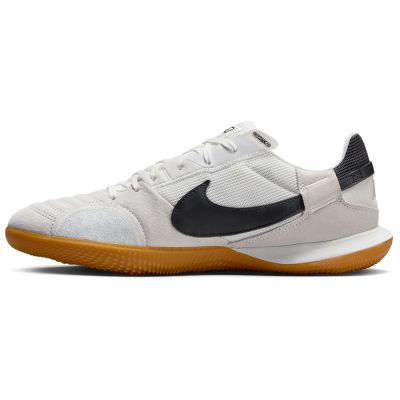 2. Nike Streetgato IC HV5759-100 Schuhe