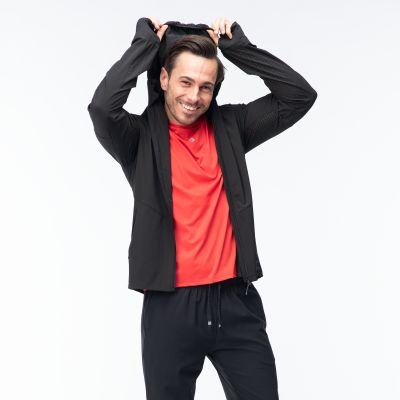 17. Beniti Jacke M