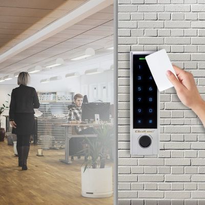 8. QOLTEC TITAN Touch-Codeschloss mit Fingerabdruckleser | RFID | BT 4.0 | Code | Karte | Schlüsselring | Klingel | IP68