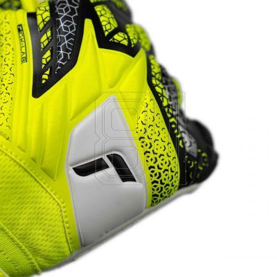 6. Goalkeeper gloves Reusch Attrakt Grip M 5570815 2014