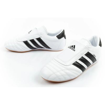 8. Adidas Damen-Taekwondo-Sportschuhe, weiße Leder-Slipper