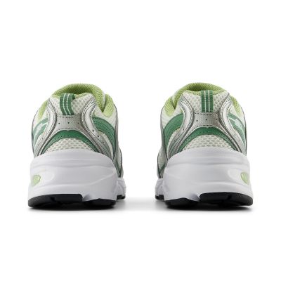 7. New Balance MR530ADB Schuhe