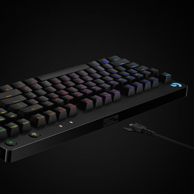 6. Logitech G915 LIGHTSPEED WRLS RGB MECH KB/GL CLICKY Tastatur - CARBON US INTL