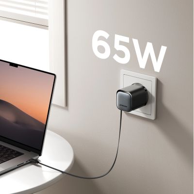 8. Joyroom JR-TCL02 65W USB-A USB-C GaN-Ladegerät mit integriertem USB-C-Kabel – Schwarz