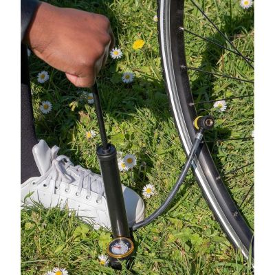 10. MINI-FAHRRADPUMPE MIT MANOMETER 2in1 ALU MICHELIN 8 bar (120 PSI)