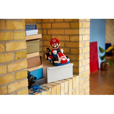 11. LEGO Super Mario 72037 – Mario Kart: Mario und Standard-Kart