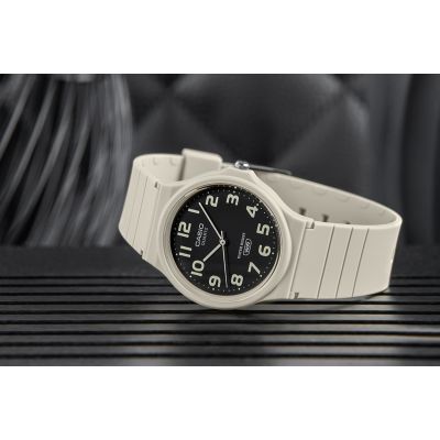 5. CASIO MQ-24UC-8BDF Uhr + Box