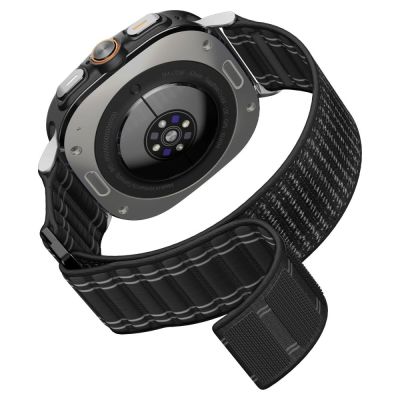 11. Spigen WBF0 Armband für Samsung Galaxy Watch Ultra 47 mm – Schwarz