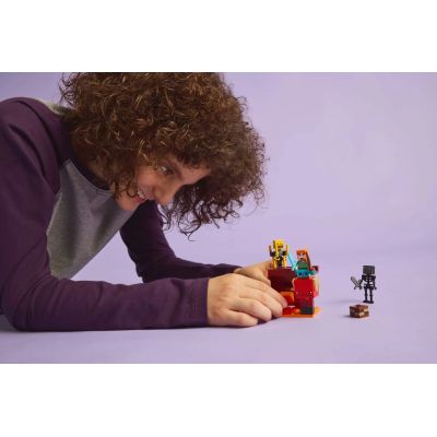 8. LEGO MINECRAFT 21266 Netherbrücken-Schlacht