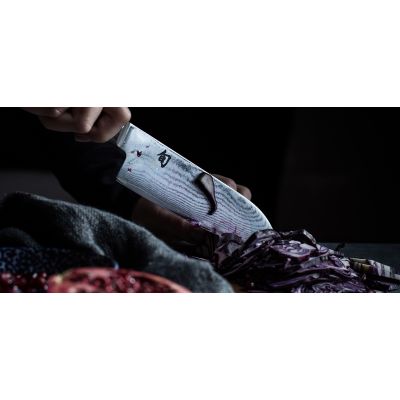 4. Kai Shun Klassisches Santoku-Messer aus Edelstahl, 1-teilig
