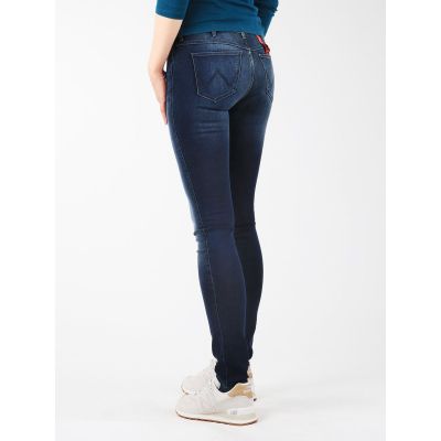 3. Wrangler Jaclyn Dark Lake W W26DU468Y Jeans