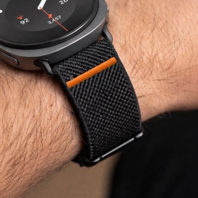 7. Tech-Protect Nylon-Armband mit Verschluss für Samsung Galaxy Watch 40/44/46 mm – Schwarz