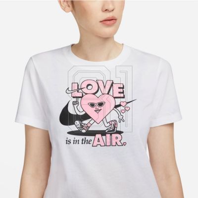 3. Nike Sportswear T-Shirt W DN5878 063
