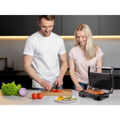 9. ELDOM KONTAKTGRILL GK110 800W SCHWARZ UND SILBER