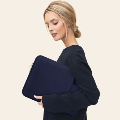 6. Tech-Protect Sleevy Laptop 13-14 Hülle – Marineblau