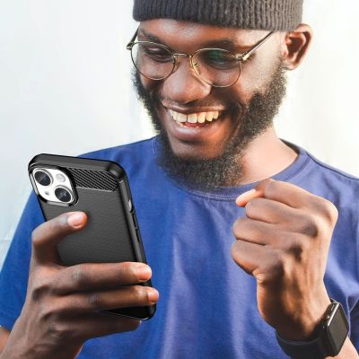 7. Carbon Case für iPhone 14 Plus flexible Gel-Rückseite schwarz