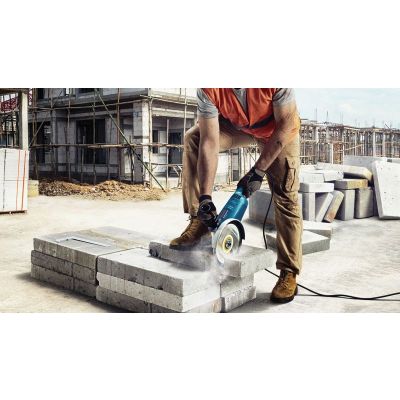 4. BOSCH 06018C1120 2200W Winkelschleifer