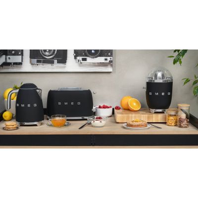 52. Smeg KLF03BLMEU Wasserkocher