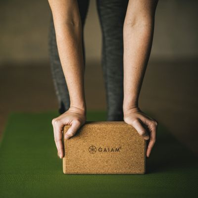 16. GAIAM Kork Yoga Würfel 52292