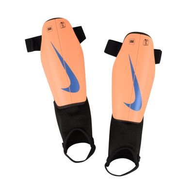 Nike Charge Kinder-Fußball-Schienbeinschoner Orange DX4610 852