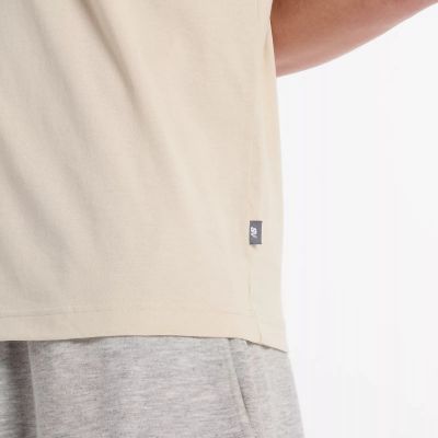 6. New Balance Reimagined Graphic M T-Shirt MT51507TWF