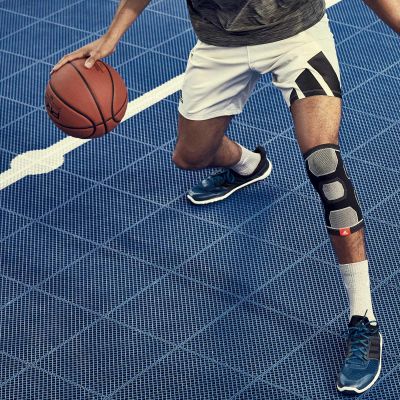 8. adidas S ADSU-12521BK Kniebandage