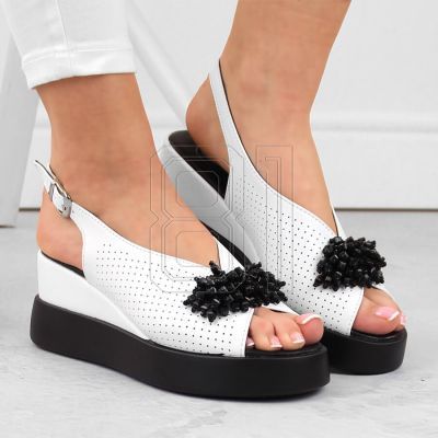 4. Filippo W PAW529B Keilsandalen aus Leder mit Perlen Weiß