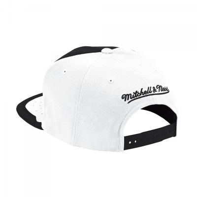 2. Mitchell & Ness NBA Chicago Bulls Day One Snapback Bulls Cap 6HSSMM19224-CBUWHBK