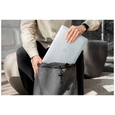 7. Uniq Vero Hülle für MacBook Pro 14" M1-M4 (2021-2024) - Transparent