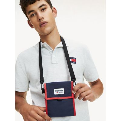 4. TOMMY JEANS HERREN TJM EXPLORER POUCH