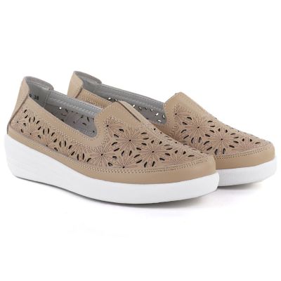 3. Bequeme Damen-Lederschuhe mit durchbrochenem Muster in Beige, Evento 6849