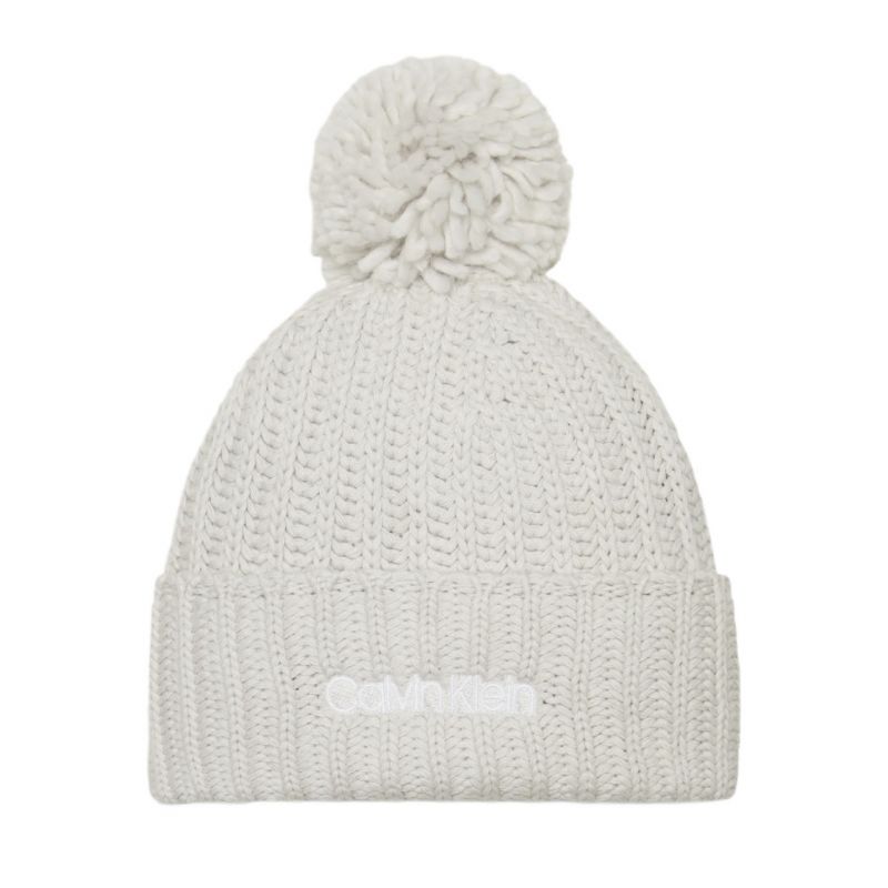 5. Calvin Klein Jeans – Übergroße Strickmütze mit Bommel, K60K608535