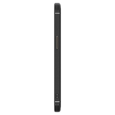 5. Spigen Core Armor MagSafe Hülle für iPhone 16e / 17e – Schwarz