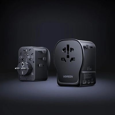 7. Ugreen S550 65W Universal-Reiseadapter – Schwarz