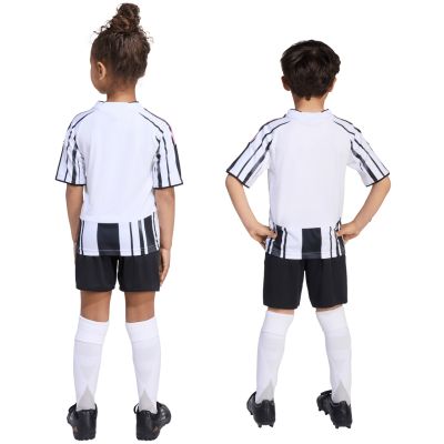 12. adidas Juventus 25/26 Heimtrikot für Kinder Weiß und Schwarz JN5220