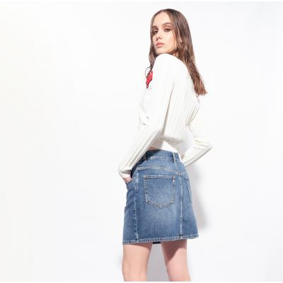 8. PINKO KURZE STRICKJACKE MIT GESTICKTEN KIRSCHEN