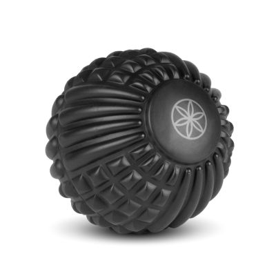 9. Gaiam Massageball mit Noppen 63938